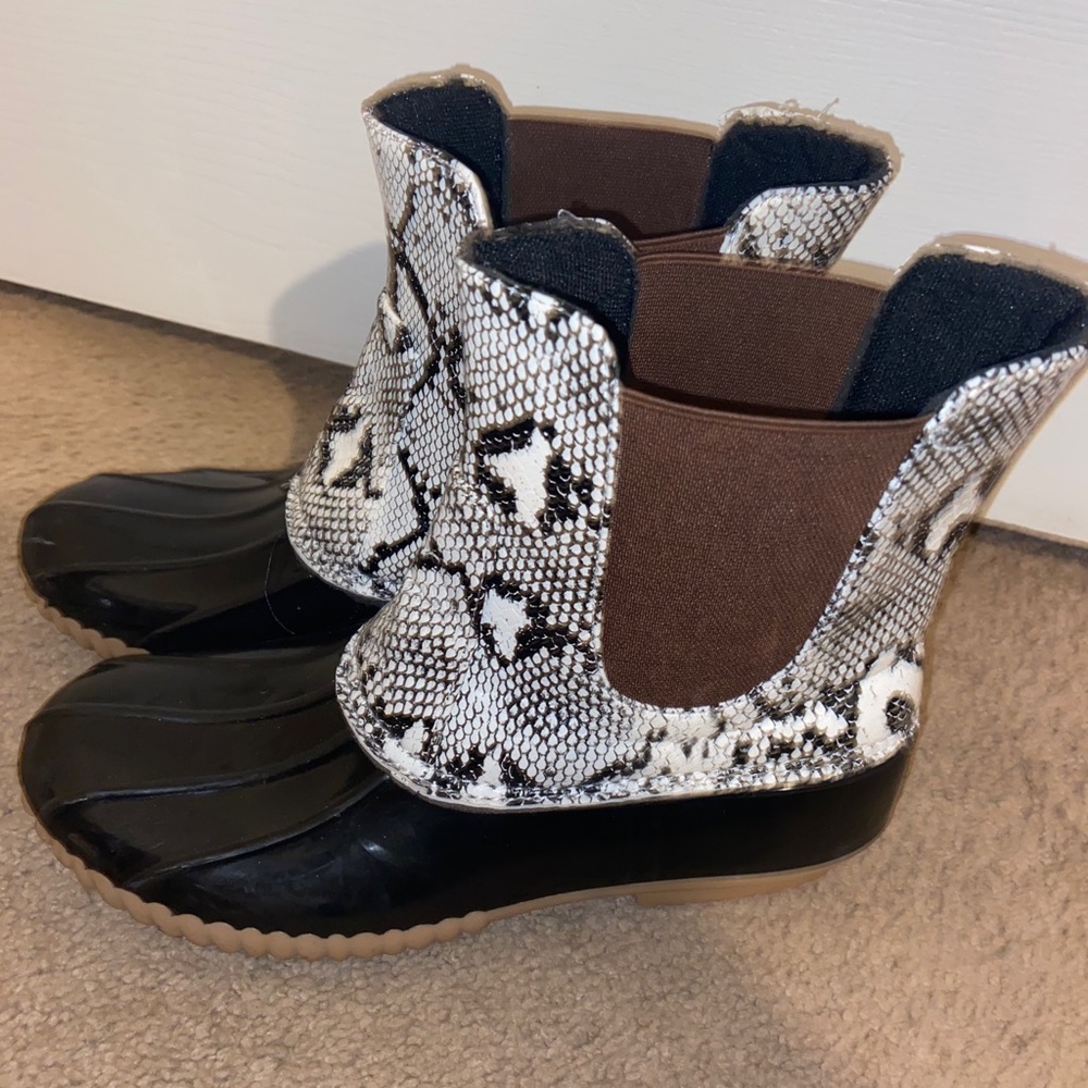 Duck boots. Like new.